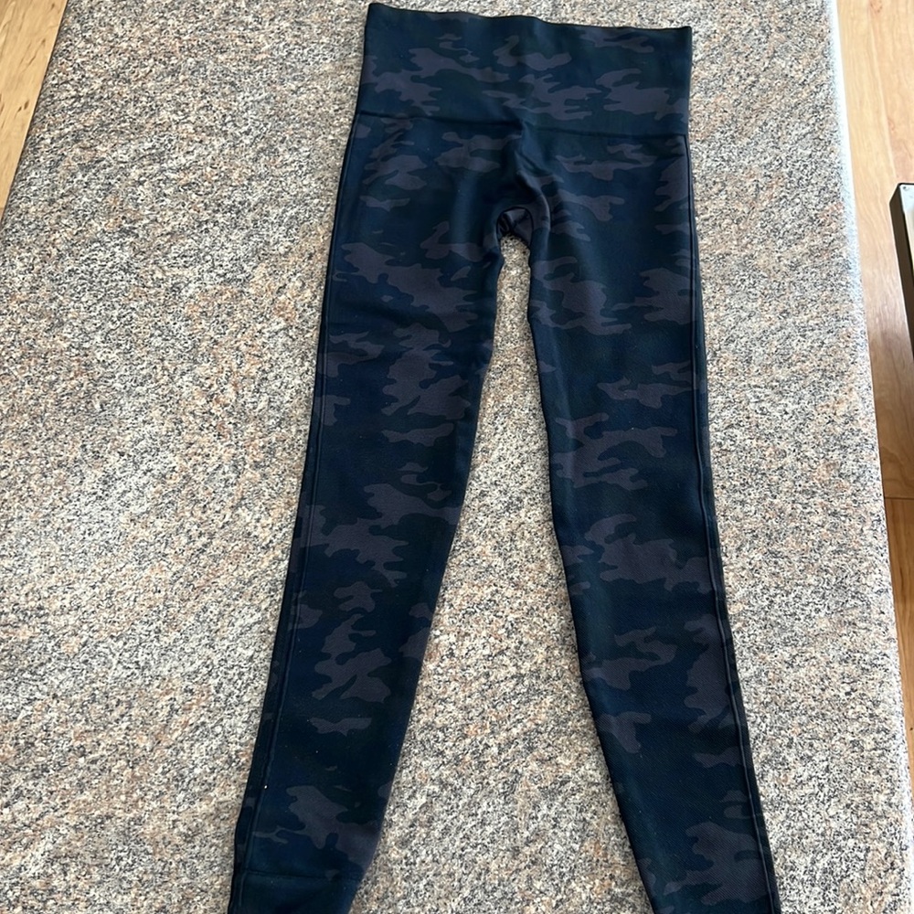 Spanx leggings, size extra small